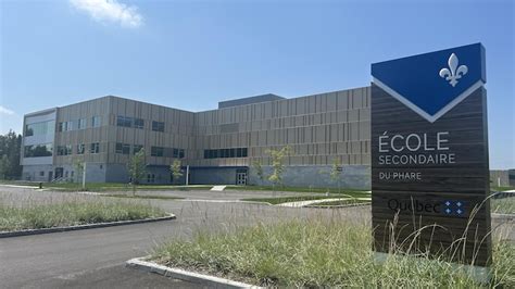 qc e.services|Nouvelle école vandalisée à Charlesbourg: le Centre de services .